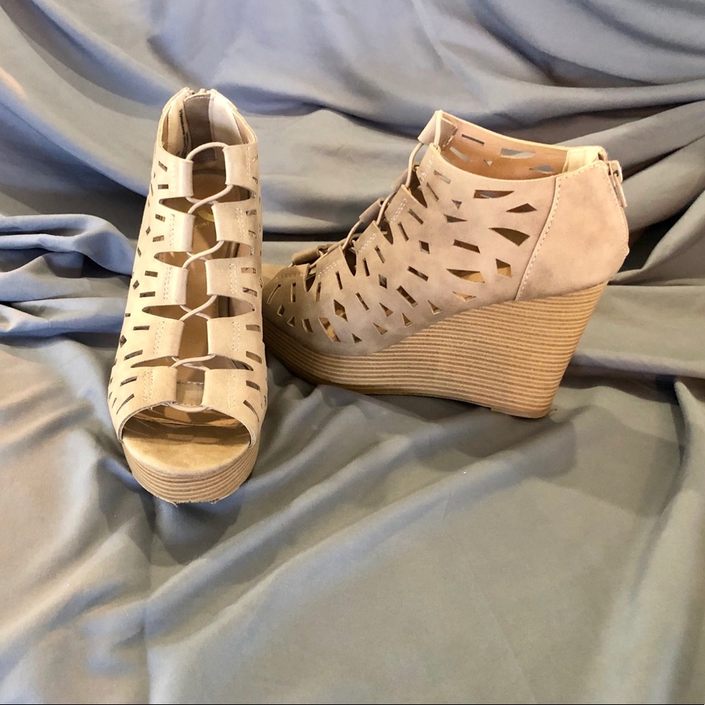 Tan Wedge sandals